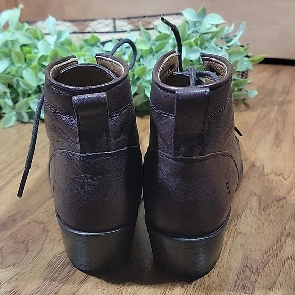 Vintage Frye Carson Dark Brown Leather Lace Up Booties - Picture 8 of 16